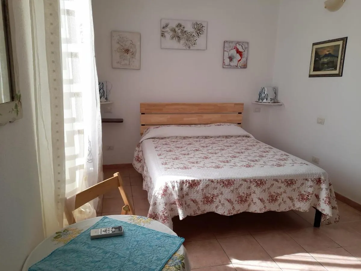 Bed and Breakfast La Finestra Vista Corsica Santa Teresa di Gallura 3*,