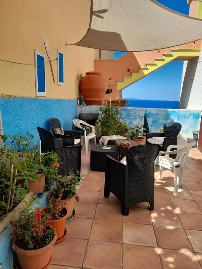 Bed and Breakfast La Finestra Vista Corsica Santa Teresa di Gallura 3*,