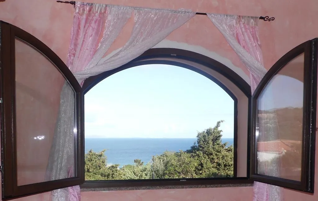 *** Bed & Breakfast Bed and Breakfast La Finestra Vista Corsica Santa Teresa di Gallura Italia